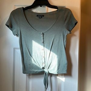 Short sleeve shirt with front tie